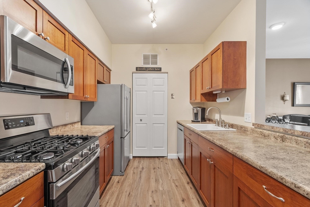 23 Hampshire Road, Unit 414 Methuen, MA 01844 - Photo 12 of 31