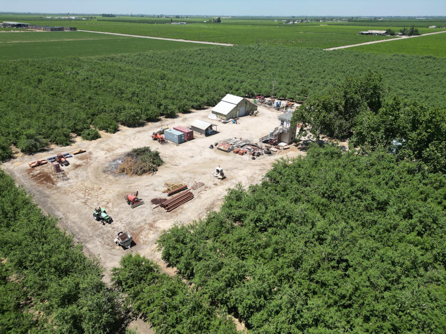 5658 Road 28 Madera, CA 93637 - Photo 9 of 12 a view of a lake with a big yard