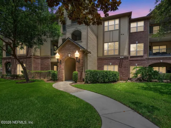 $176,500 | 7800 Point Meadows Drive, Unit 126, Jacksonville, FL 32256
