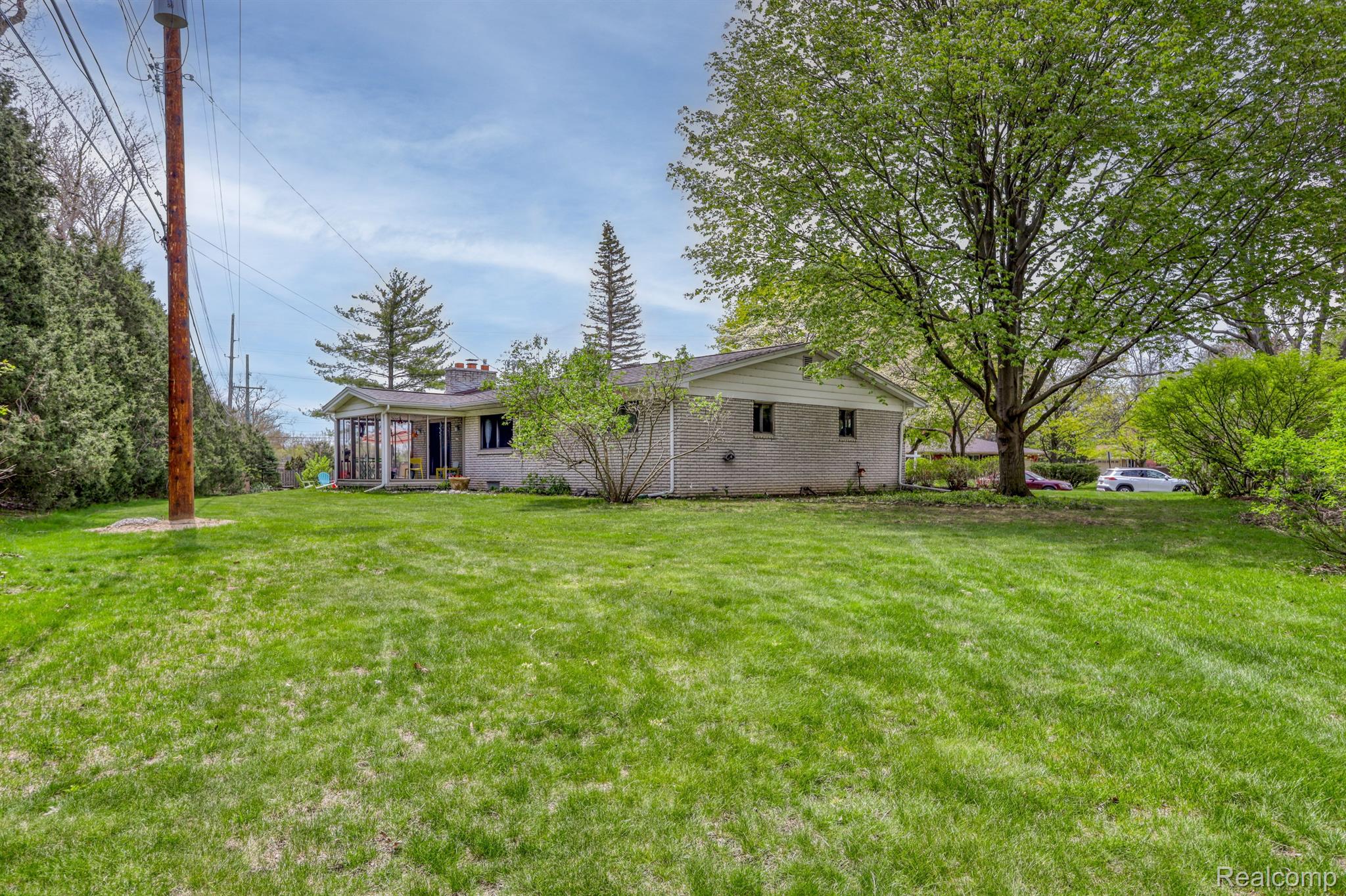 33702 James Farmington, MI 48336 - Photo 26 of 27 Gallery Image 26