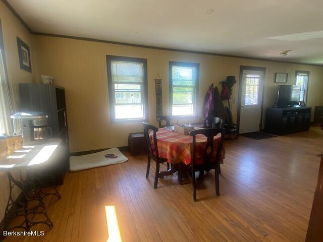 148 Gore Road Bennington, VT 05201 - Photo 5 of 20 Dining/living