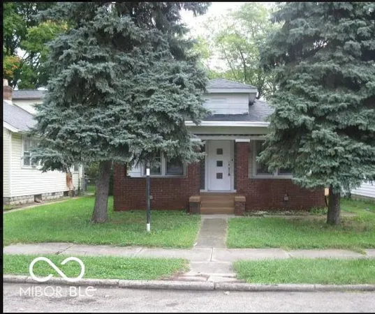 $1,175 | 1527 North Chester Avenue, Indianapolis, IN 46201