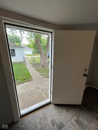 $1,175 | 1527 North Chester Avenue, Indianapolis, IN 46201