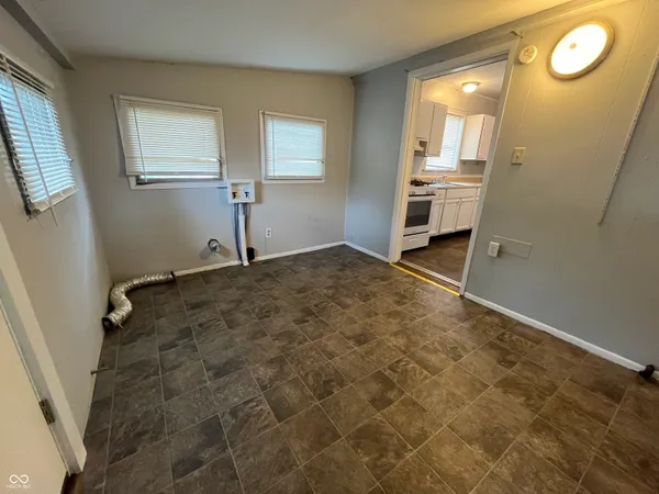 $1,175 | 1527 North Chester Avenue, Indianapolis, IN 46201