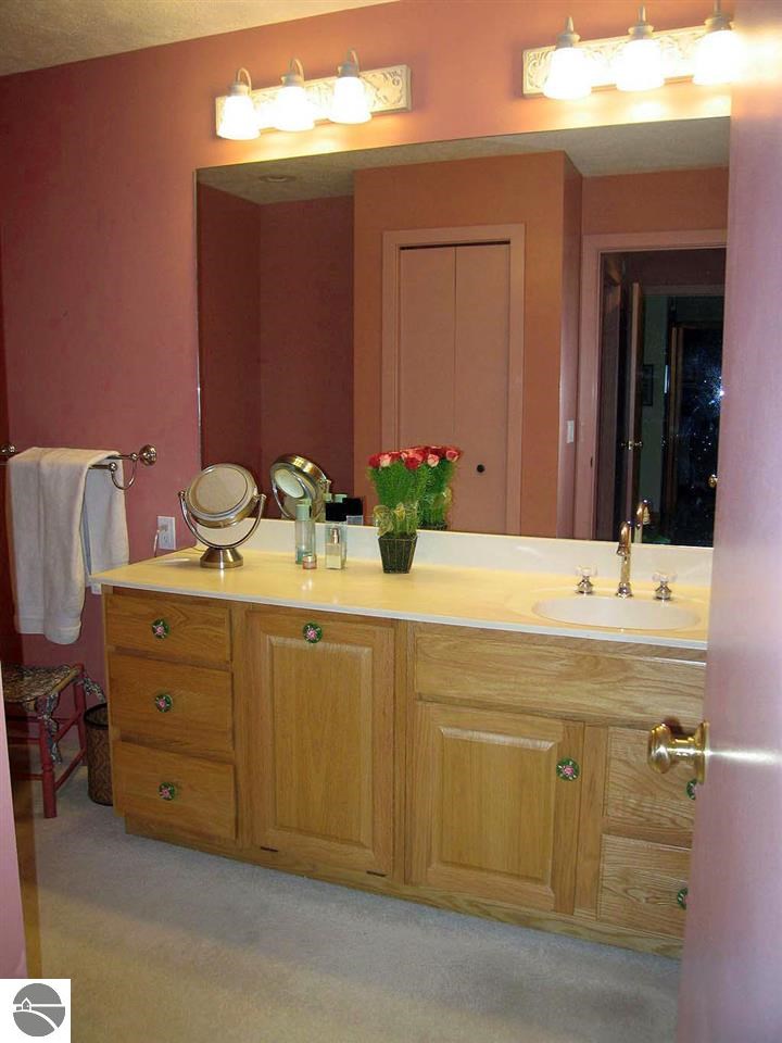 6507 Mission Ridge Traverse City, MI 49686 - Photo 11 of 31 1782258-10.JPG