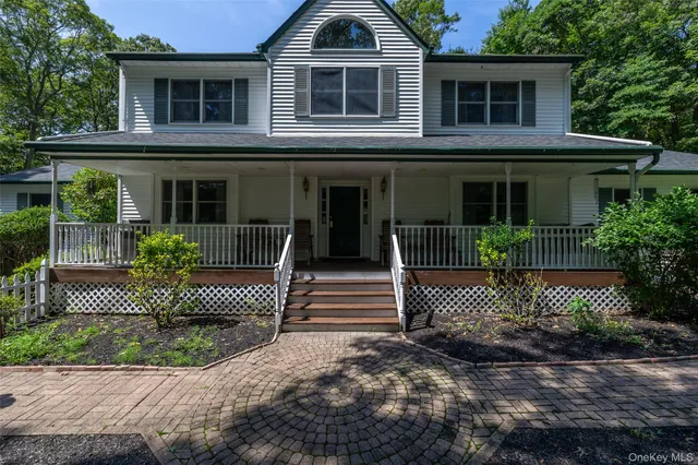 $905,000 | 167 Farm Road East, Wading River, NY 11792