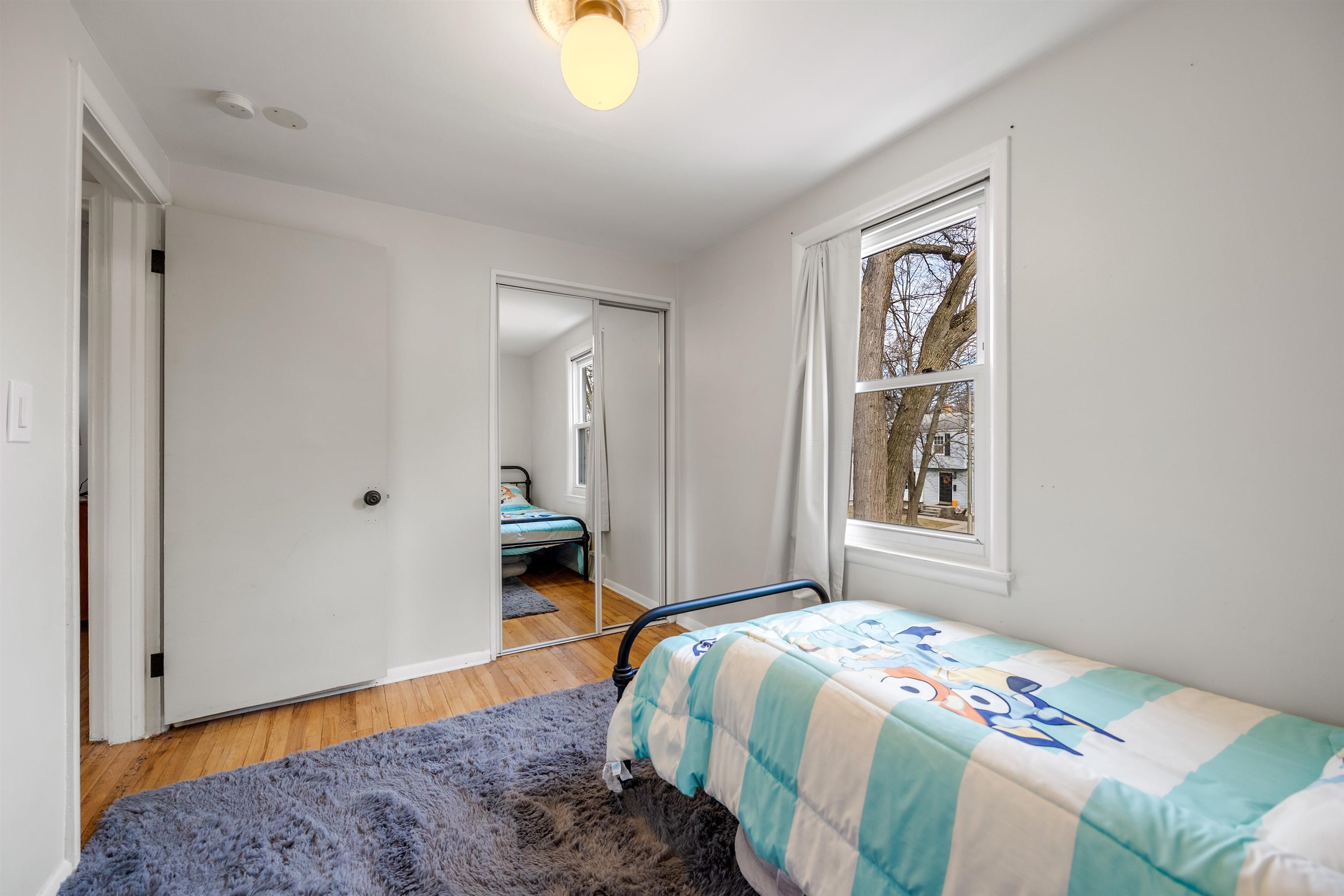 2209 Hampton Road Grosse Pointe, MI 48236 - Photo 19 of 29 50134589-a887147f-77f2-47dc-a2a9-1a2d290c4f91.JPG