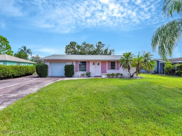 $225,000 | 2208 Parkview Drive, Fort Myers, FL 33905