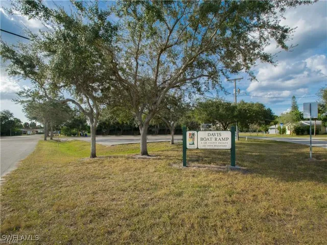 $225,000 | 2208 Parkview Drive, Fort Myers, FL 33905