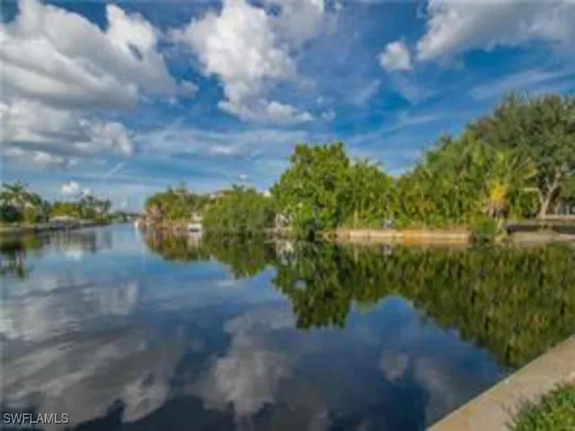 $225,000 | 2208 Parkview Drive, Fort Myers, FL 33905