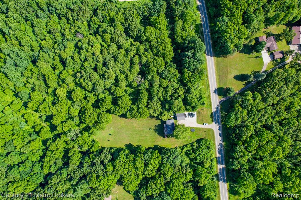 6100 Otis Lake Road Delton, MI 49046 - Photo 22 of 30