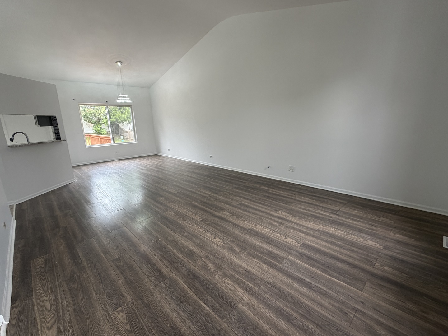 2354 Nantucket Lane Elgin, IL 60123 - Photo 5 of 46