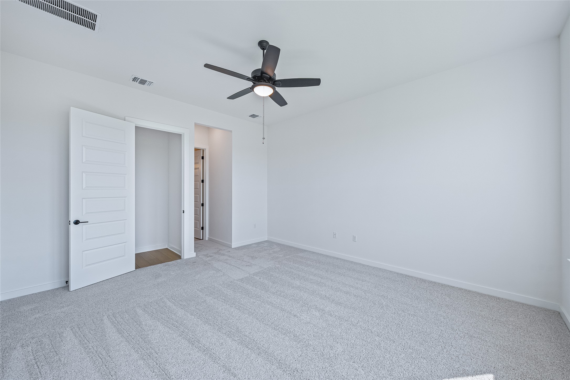 6812 Rounded Pebble Lane Buda, TX 78610 - Photo 20 of 37