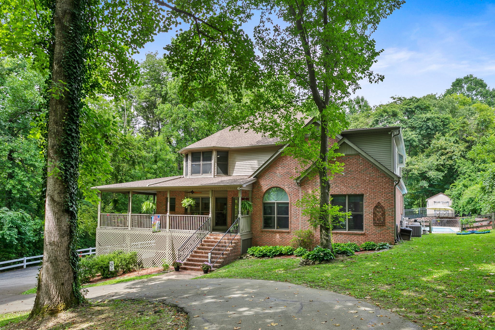 830 Baker Road Columbia, TN 38401 - Photo 3 of 68 a front view of a house with a yard
