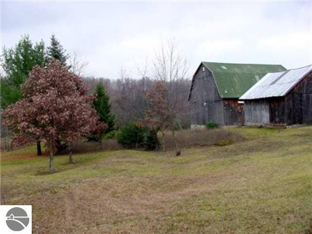 4068 Raymond Road Frankfort, MI 49635 - Photo 2 of 40