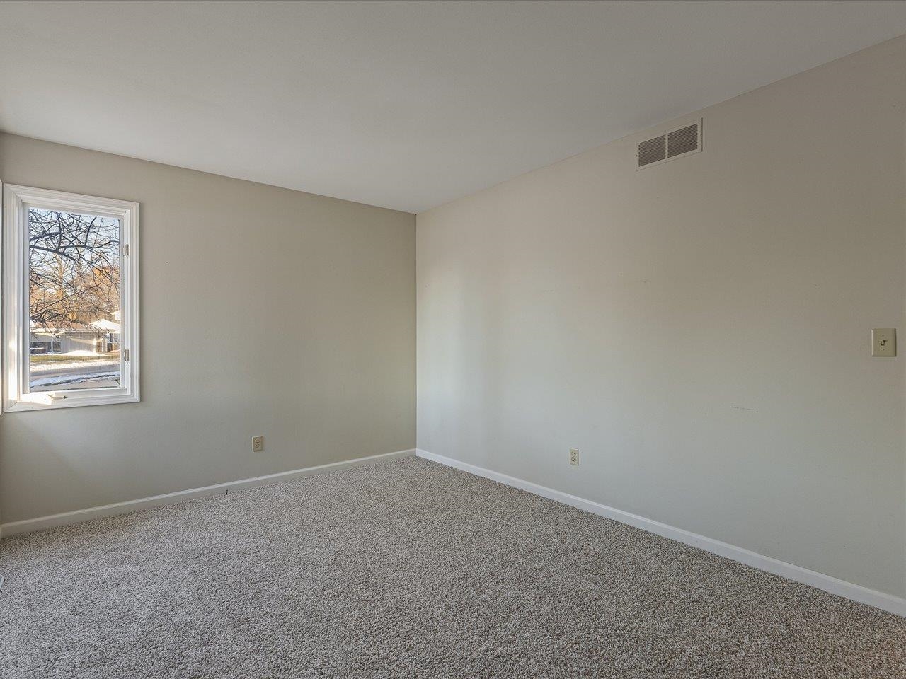 5226 Arbutus Road Rockford, IL 61107 - Photo 27 of 44