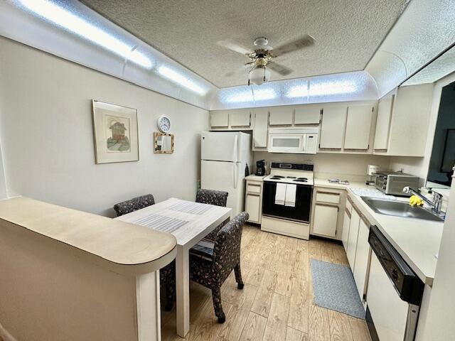 Eat in kitchen
