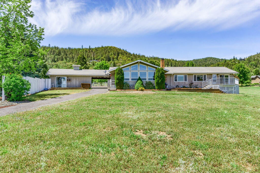 4002 Livingston Road Central Point, OR 97502 - Photo 1 of 60 LR(4)