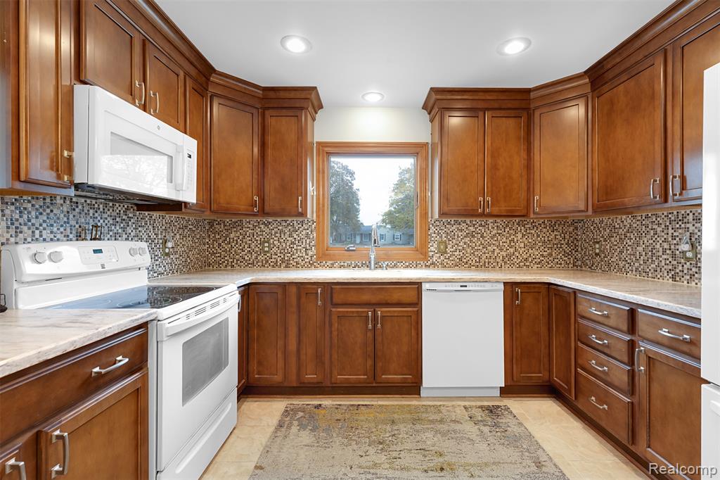 3282 Avon Manor Road Rochester Hills, MI 48307 - Photo 4 of 29