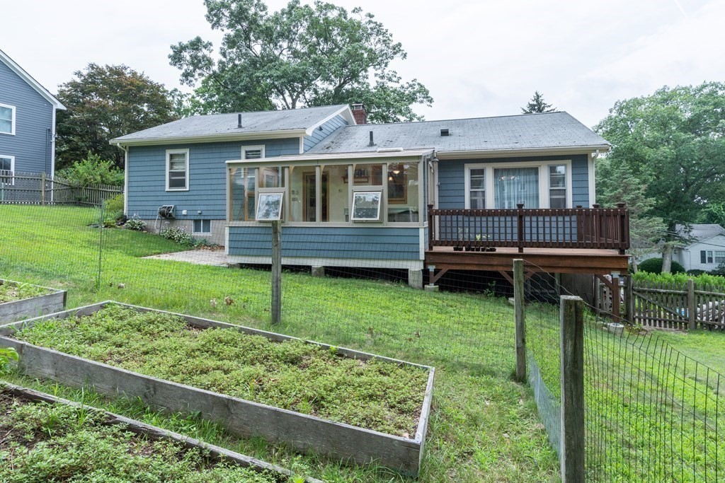 7 Grant Road Winchester, MA 01890 - Photo 4 of 39 Gallery Image 4