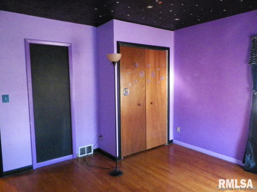 231 South Center Street Oneida, IL 61467 - Photo 16 of 31 Gallery Image 16