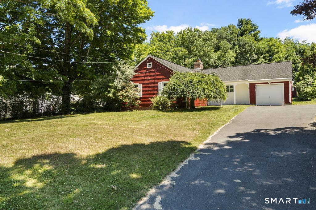 43 East Village Road Shelton, CT 06484 - Photo 33 of 40
