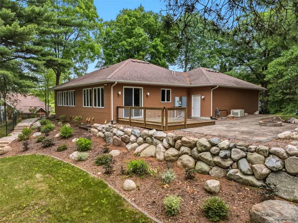 $775,000 | 2524 4th Street, Cumberland, WI 54829