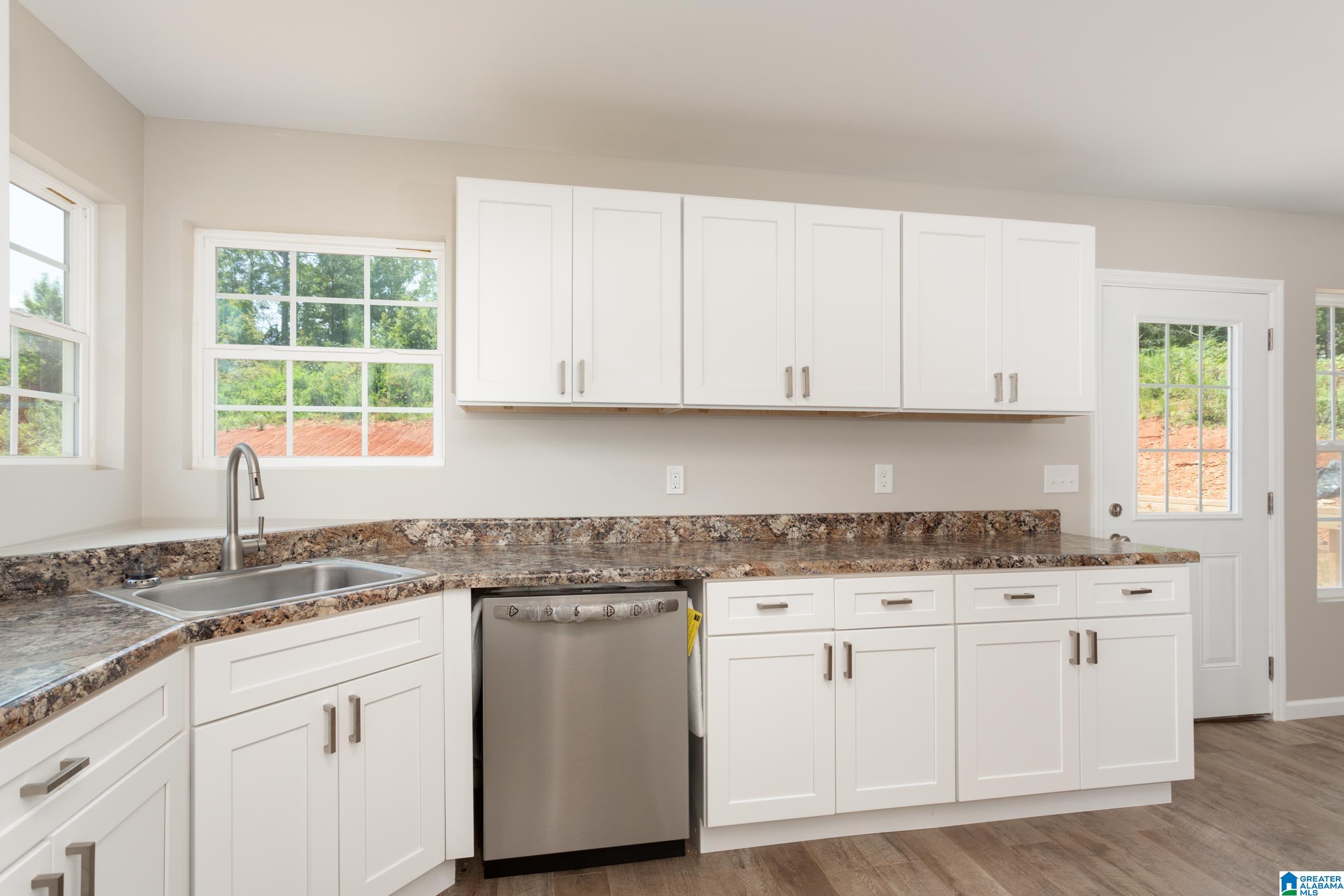 895 Bruce Street Anniston, AL 36201 - Photo 12 of 33