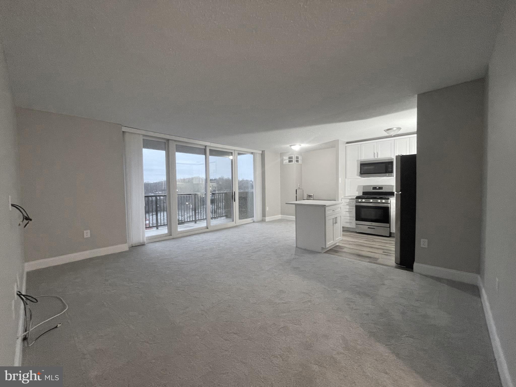 2016 Naamans Road, Unit 10F Wilmington, DE 19810 - Photo 10 of 33 Open Floor Plan