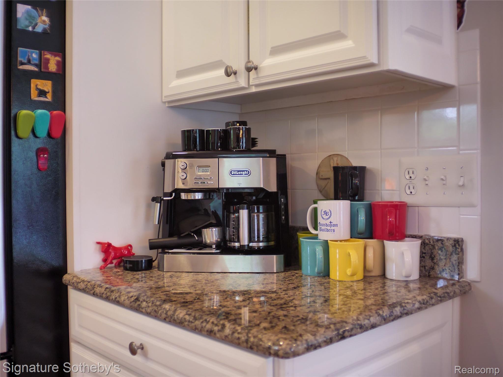 399 Neff Road Grosse Pointe, MI 48230 - Photo 12 of 52 8.01 - Coffee