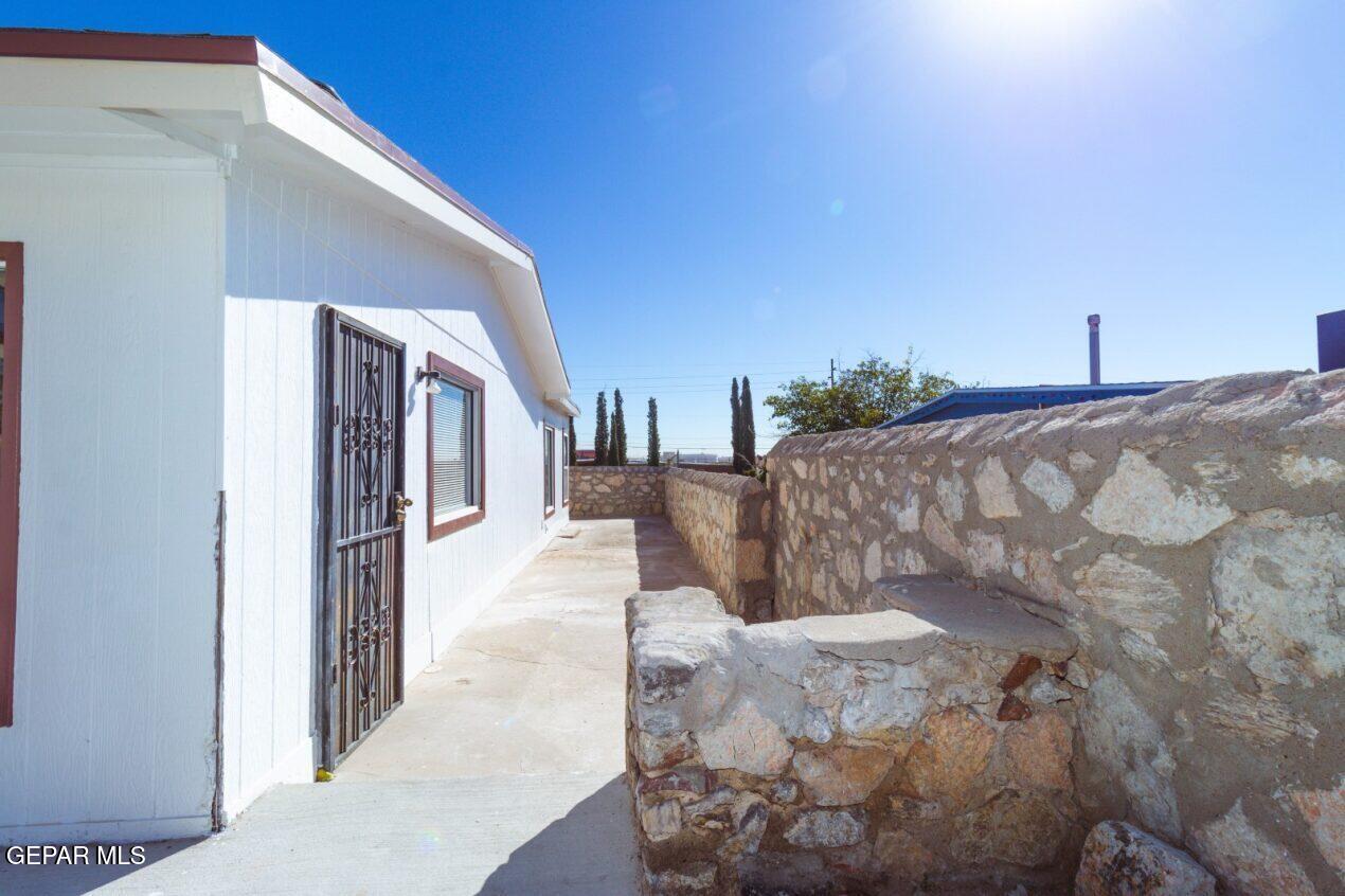 6240 Cibolo Court El Paso, TX 79905 - Photo 41 of 50 a view of a balcony