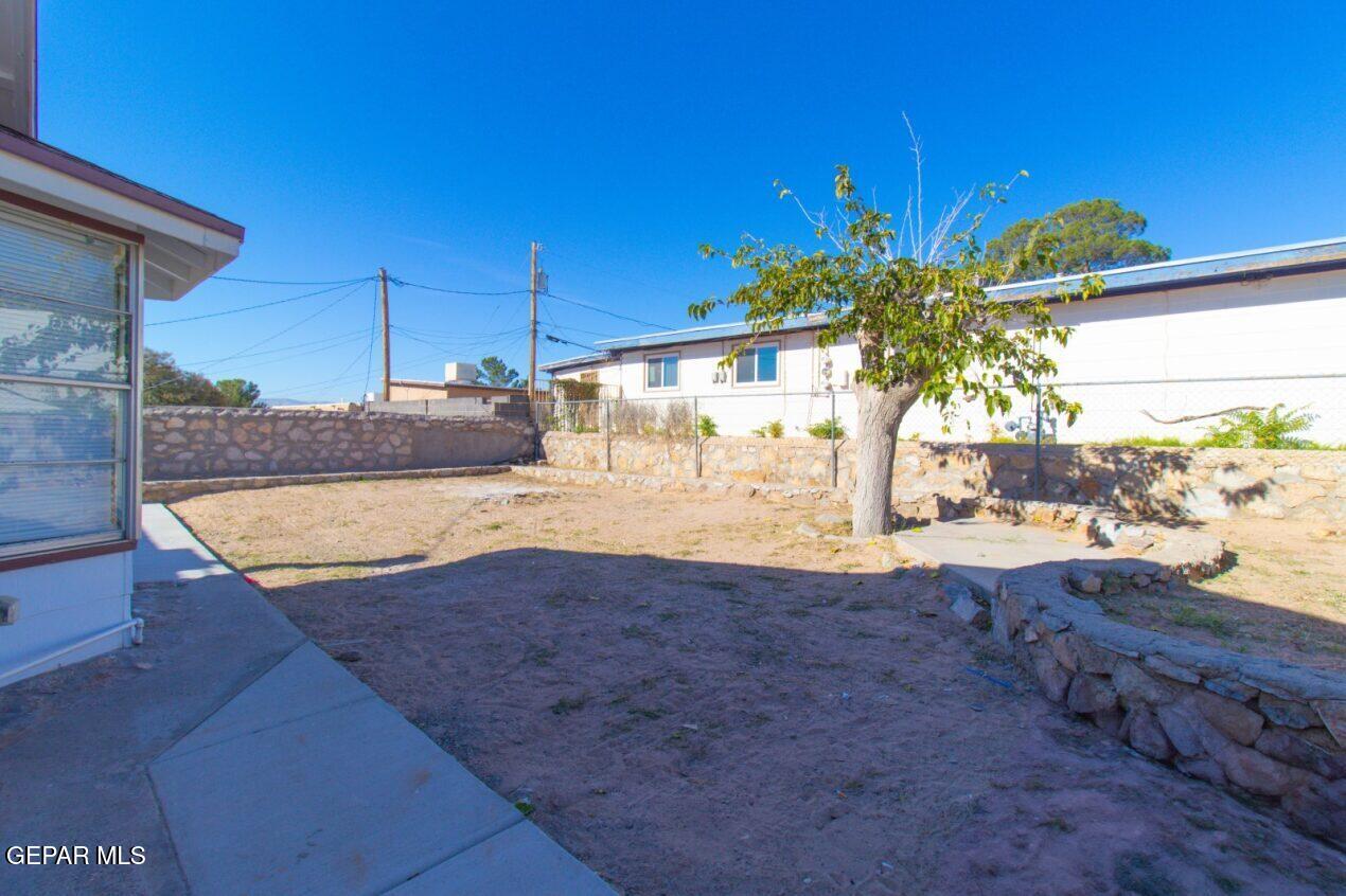 6240 Cibolo Court El Paso, TX 79905 - Photo 44 of 50 a view of a backyard