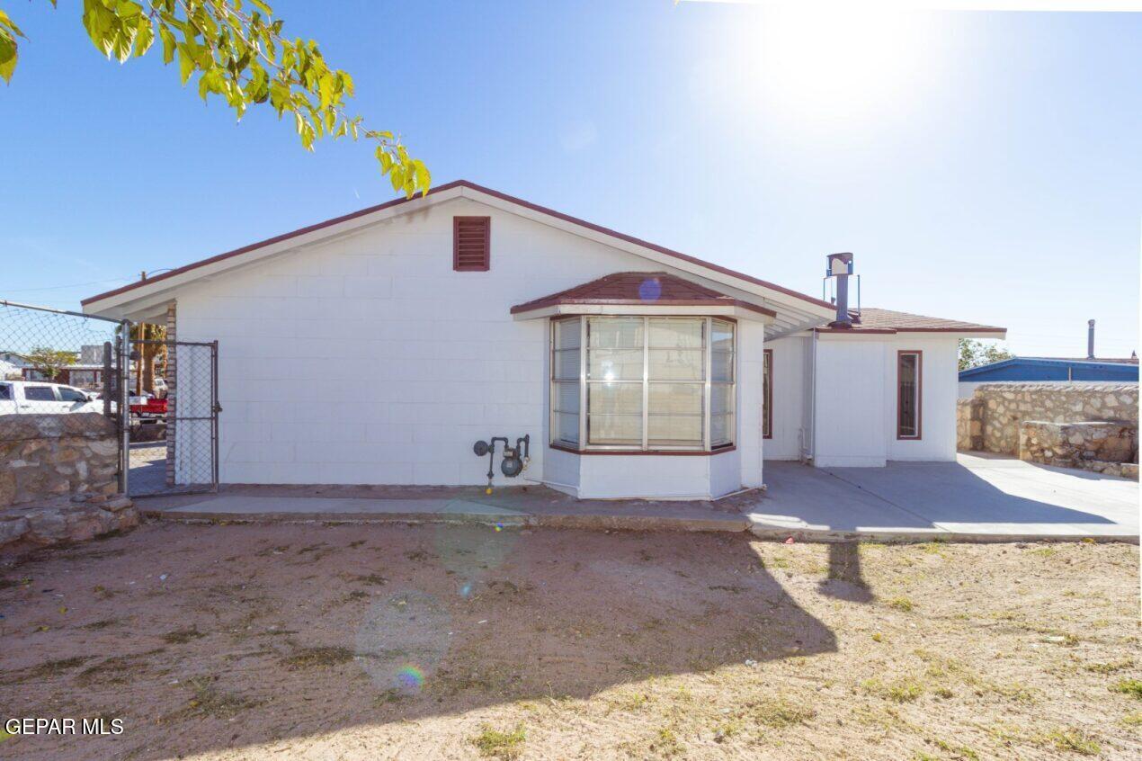 6240 Cibolo Court El Paso, TX 79905 - Photo 46 of 50 a view of a house with a yard