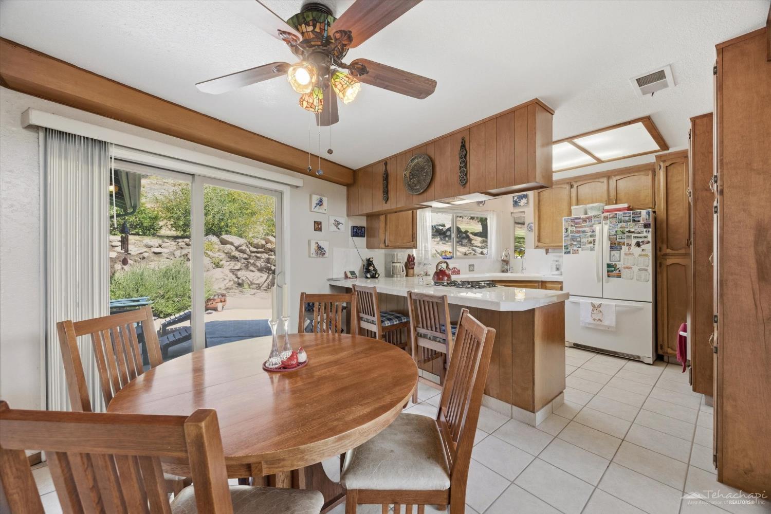 25981 Bear Valley Road Tehachapi, CA 93561 - Photo 12 of 37 Gallery Image 12