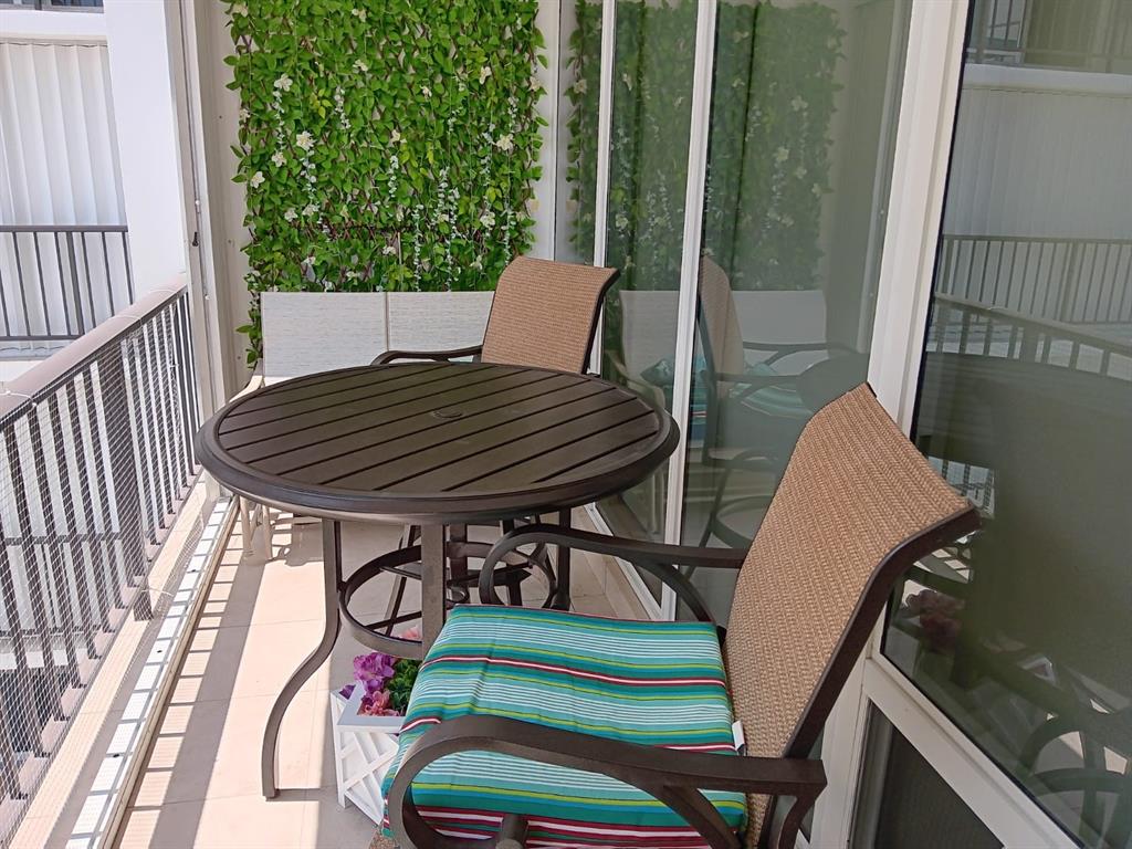 4280 Galt Ocean Drive, Unit 4G Fort Lauderdale, FL 33308 - Photo 11 of 24 a view of balcony and deck