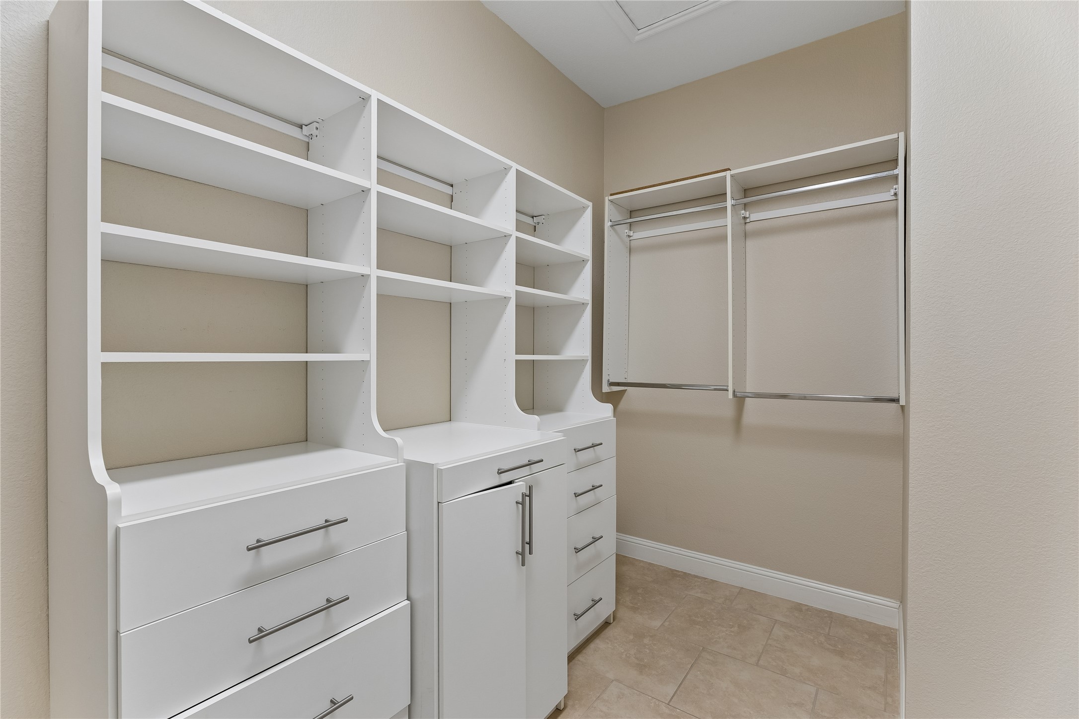109 Crystal Springs Drive Georgetown, TX 78633 - Photo 16 of 29 Primary bedroom closet.