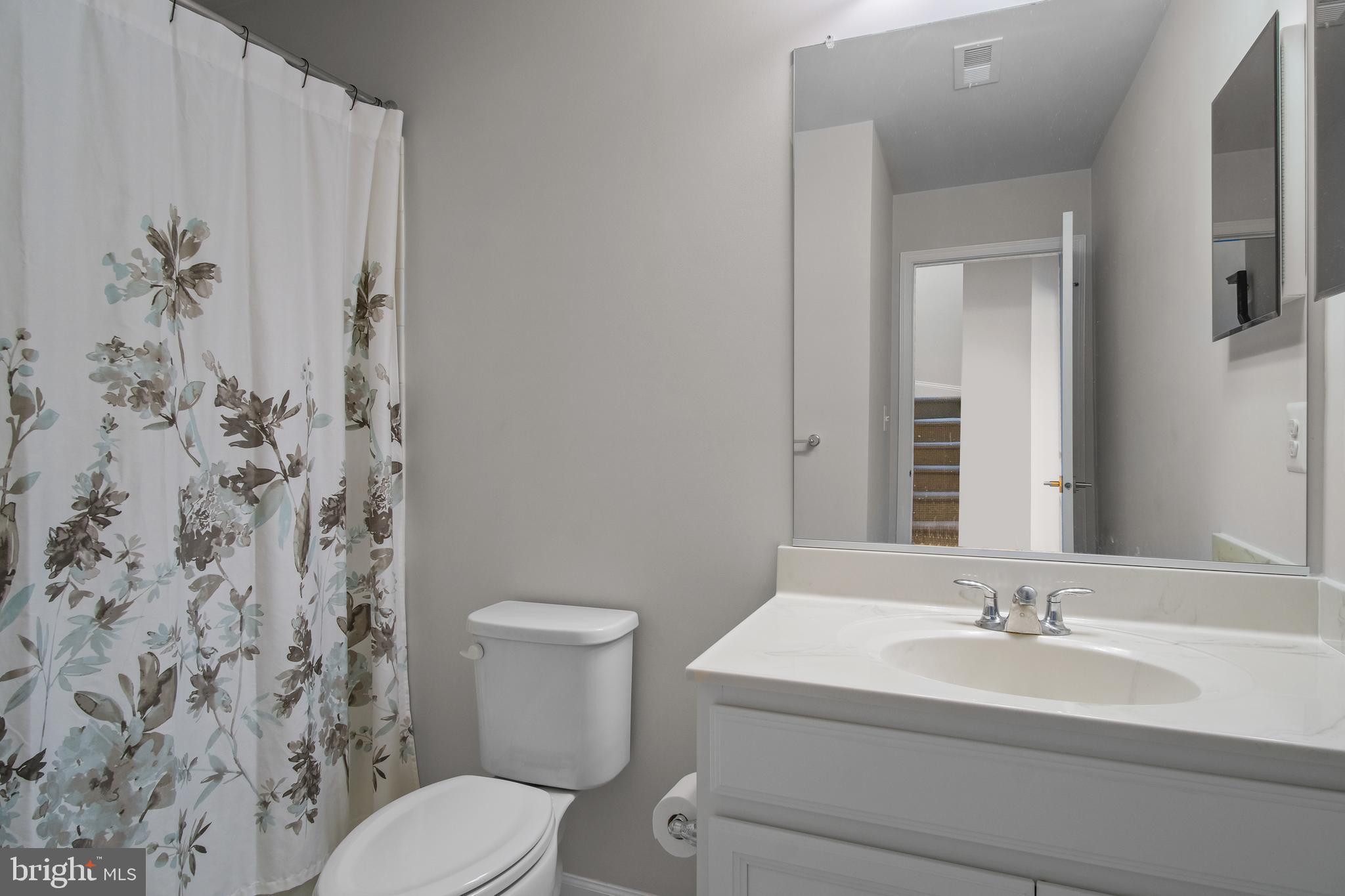 22487 Naugatuck Square Ashburn, VA 20148 - Photo 19 of 45