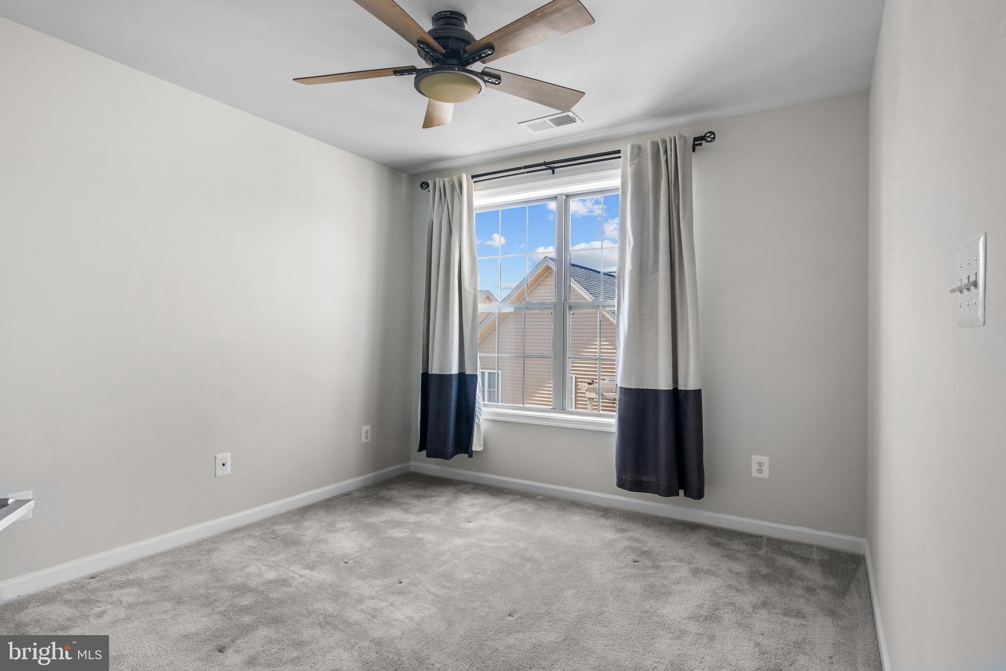 22487 Naugatuck Square Ashburn, VA 20148 - Photo 20 of 45