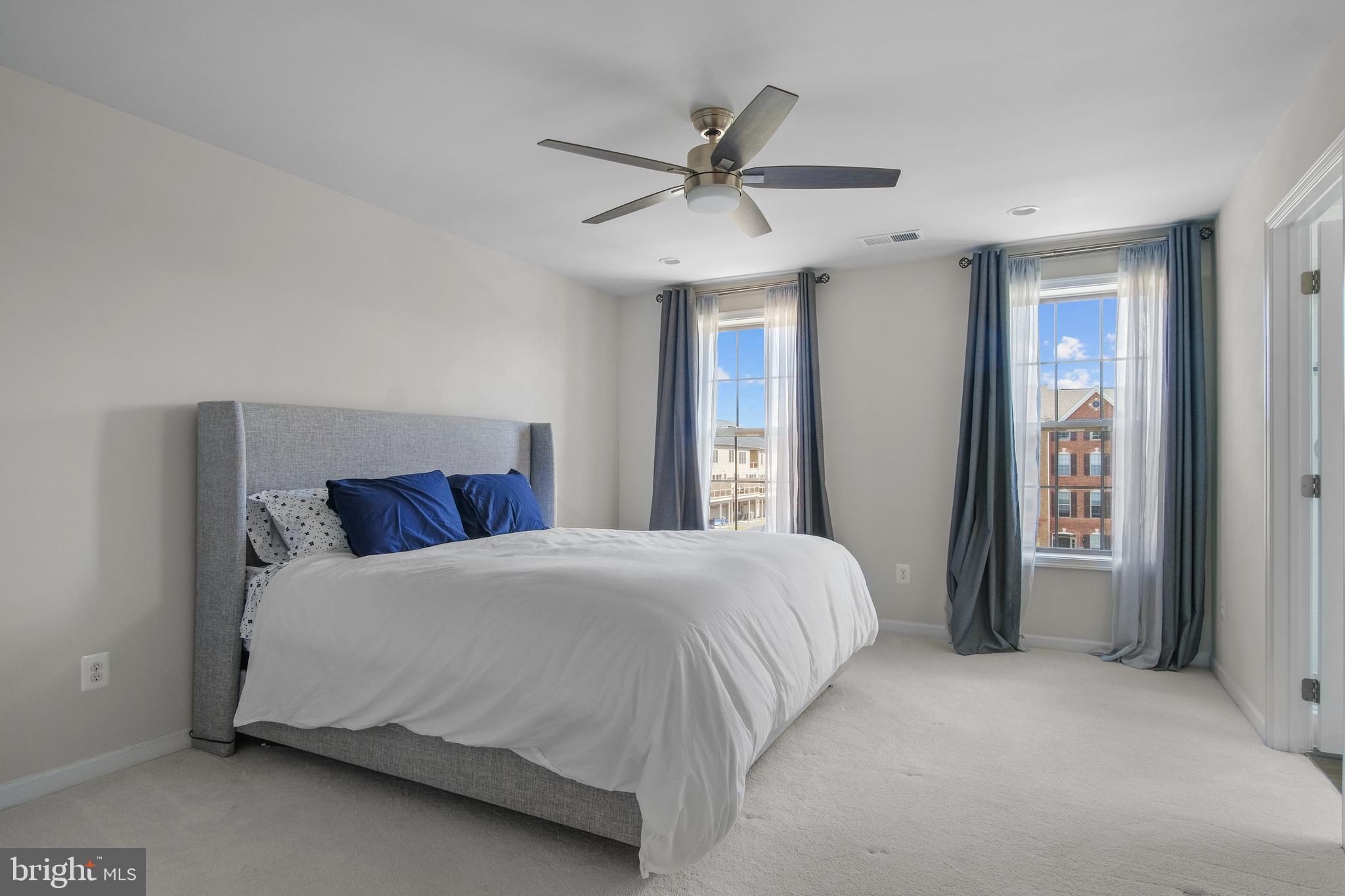 22487 Naugatuck Square Ashburn, VA 20148 - Photo 23 of 45