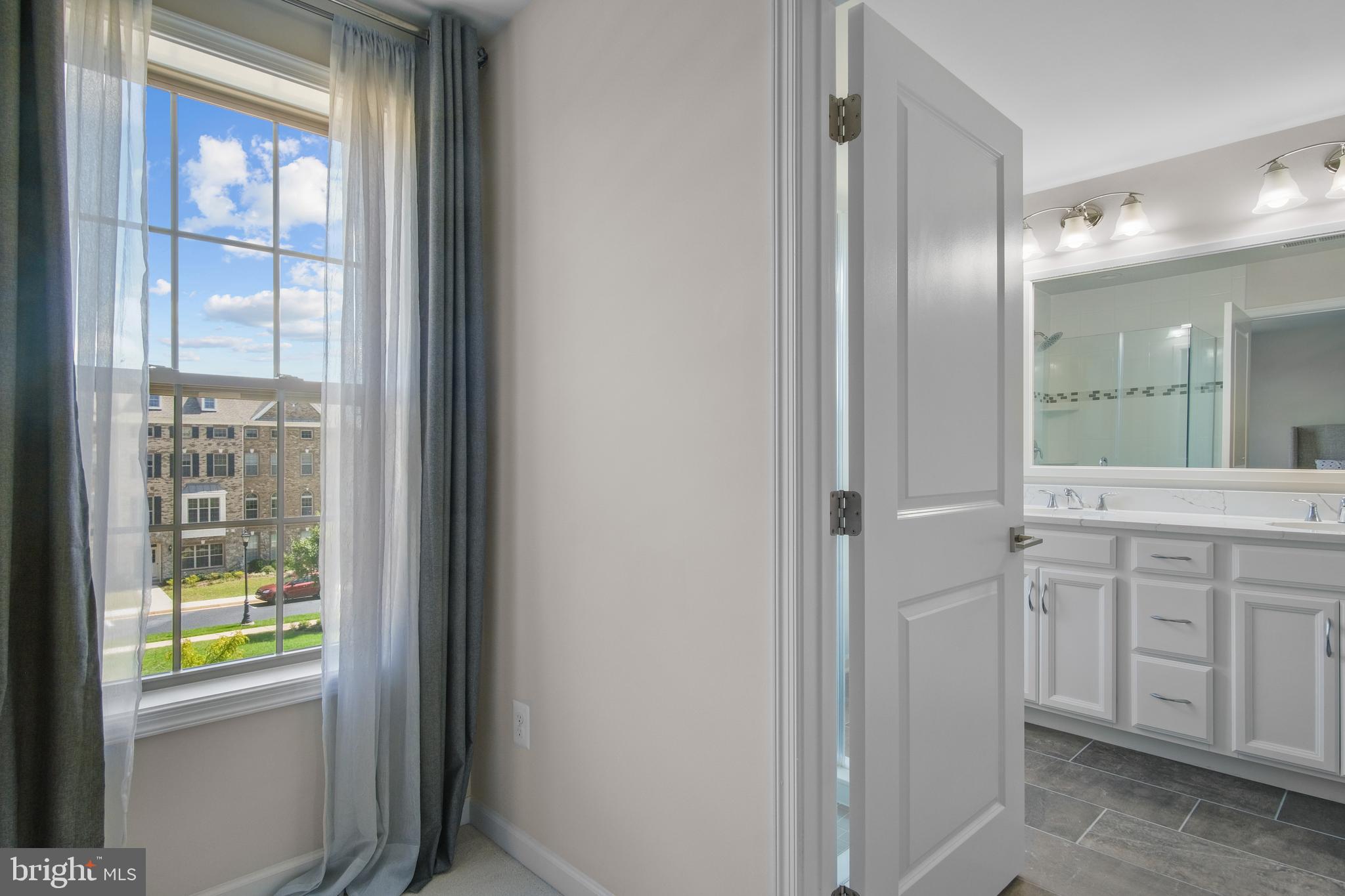 22487 Naugatuck Square Ashburn, VA 20148 - Photo 24 of 45