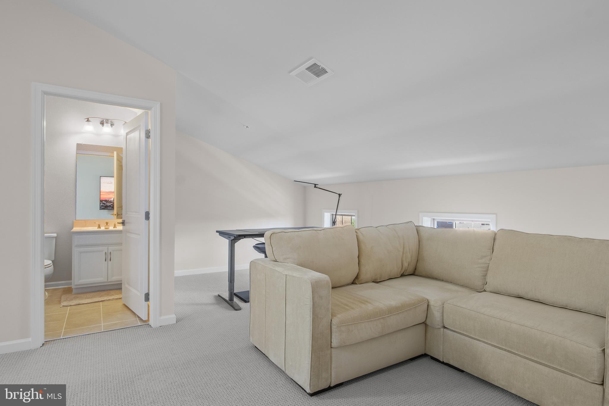 22487 Naugatuck Square Ashburn, VA 20148 - Photo 31 of 45