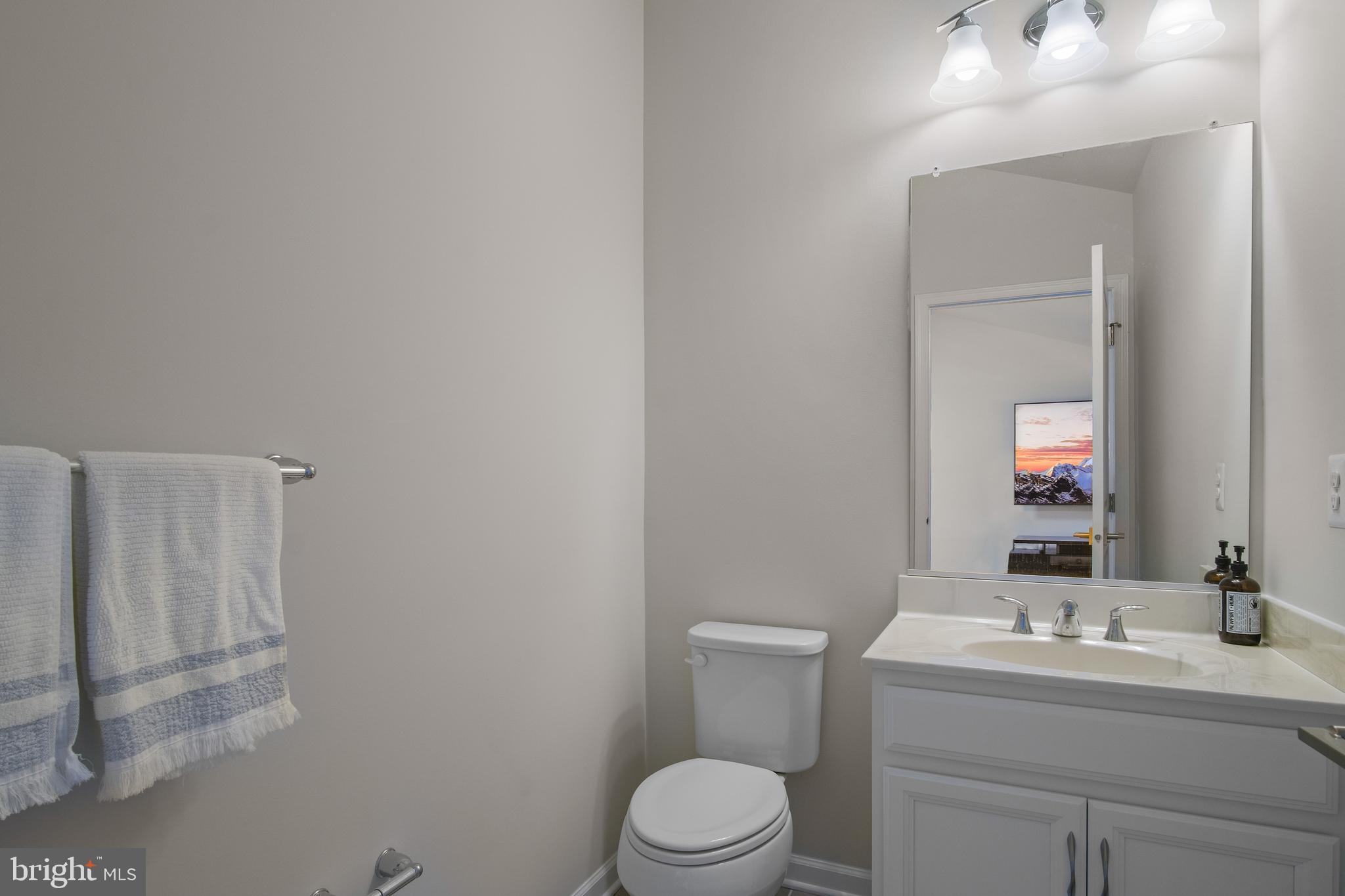 22487 Naugatuck Square Ashburn, VA 20148 - Photo 33 of 45