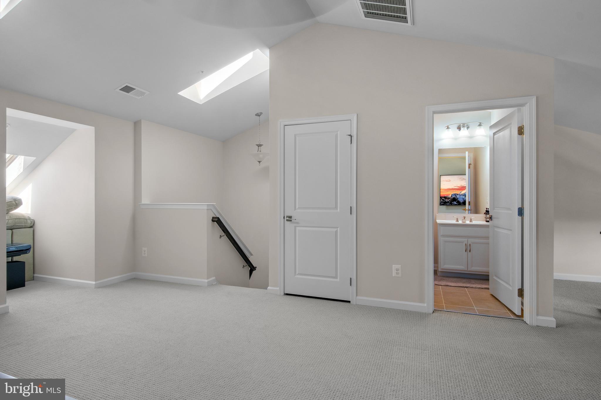 22487 Naugatuck Square Ashburn, VA 20148 - Photo 35 of 45