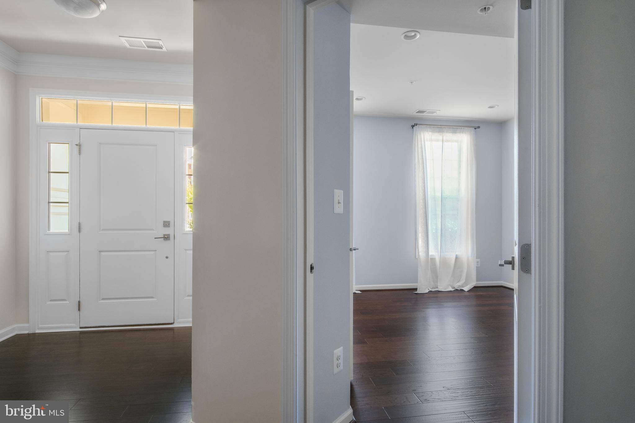 22487 Naugatuck Square Ashburn, VA 20148 - Photo 37 of 45