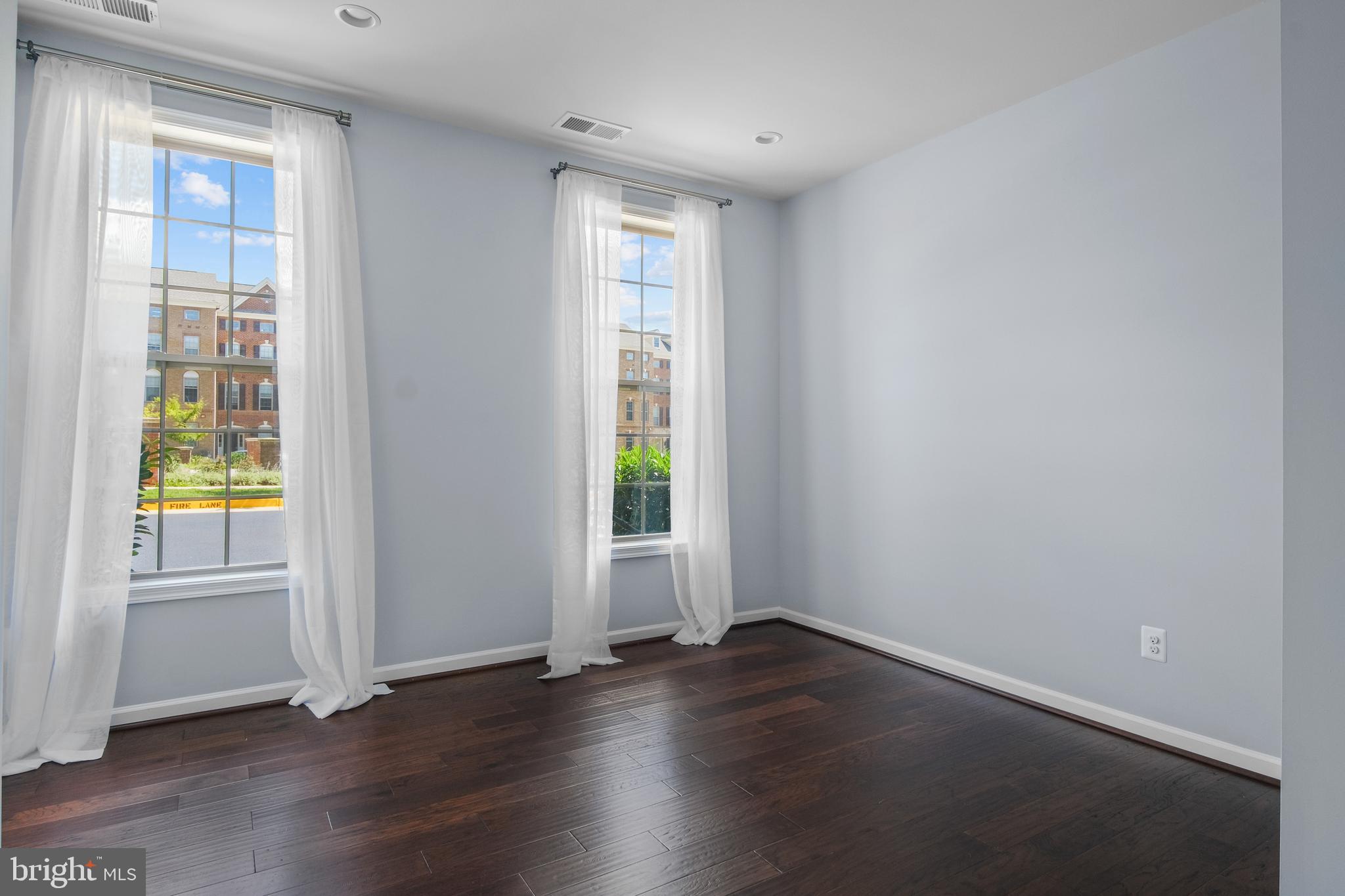 22487 Naugatuck Square Ashburn, VA 20148 - Photo 38 of 45