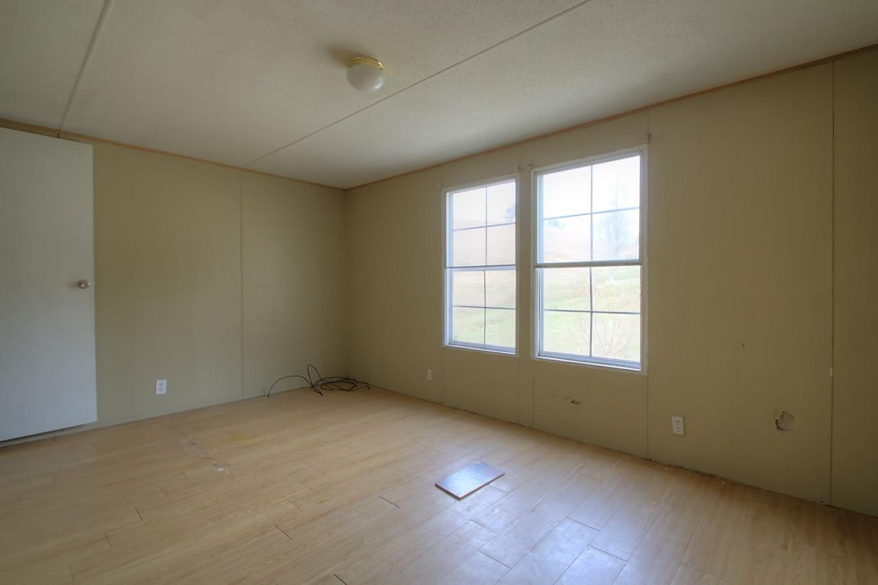 1007 Smith Road Annville, KY 40402 - Photo 7 of 9 Listing Photo