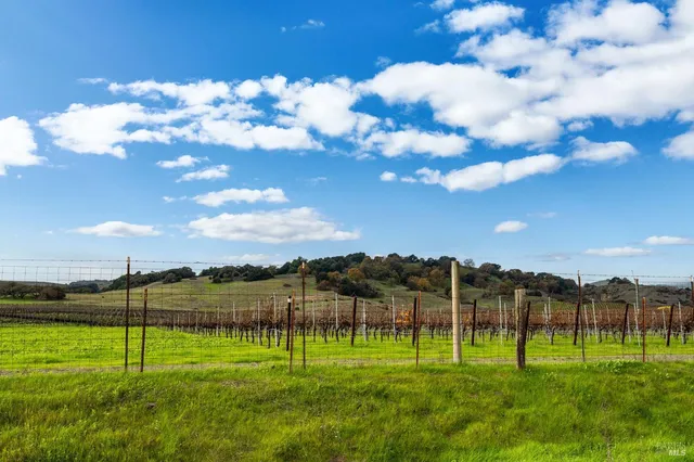 $399,900 | 132 Bear Flag Road, Sonoma, CA 95476