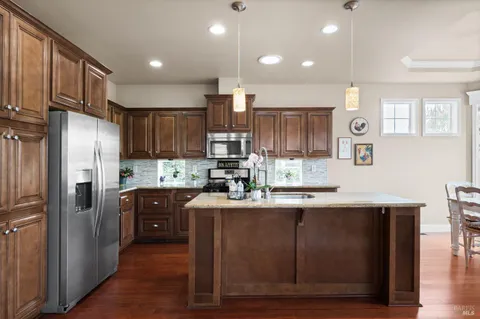 $399,900 | 132 Bear Flag Road, Sonoma, CA 95476