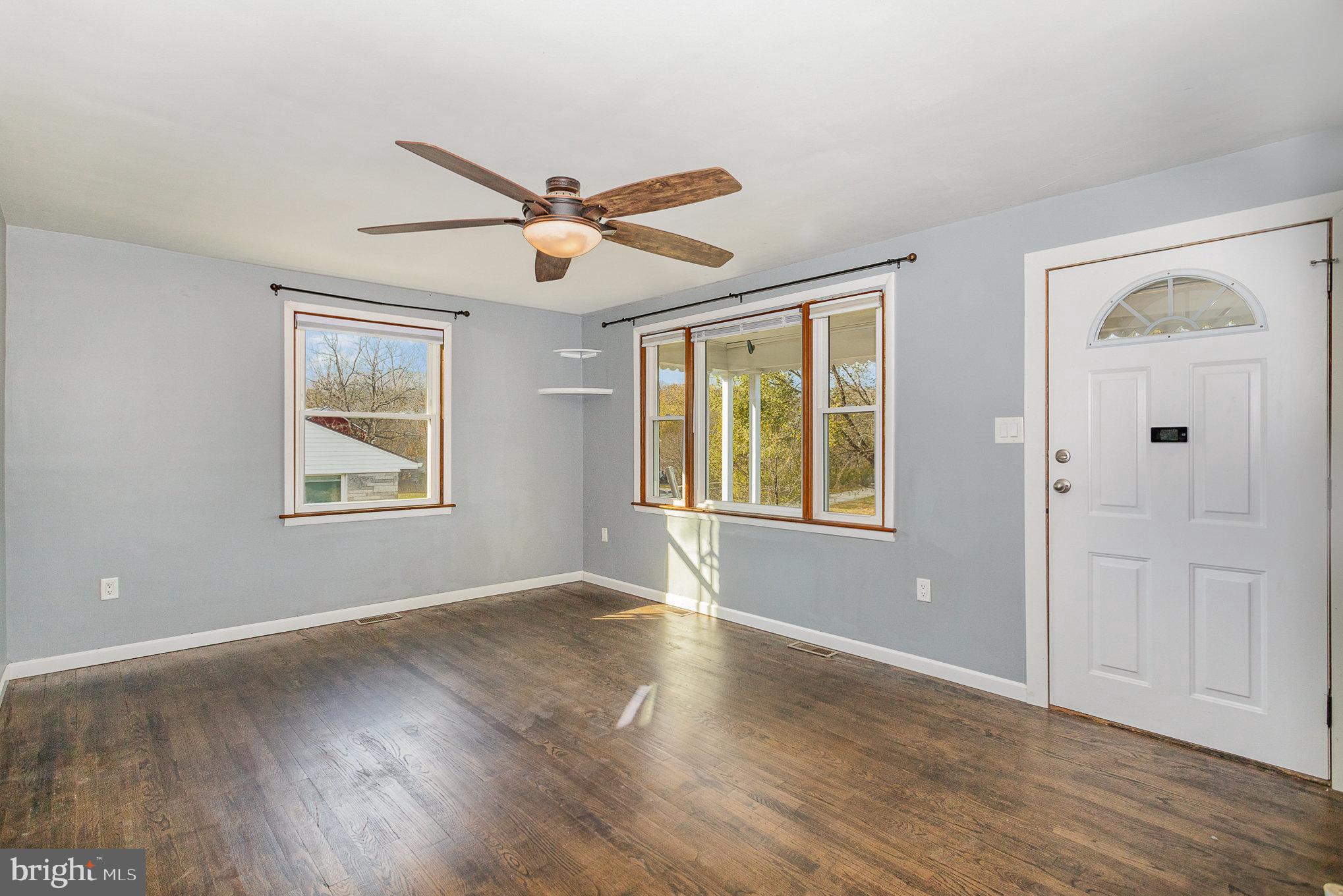 385 Long Road Mount Wolf, PA 17347 - Photo 5 of 29 Gallery Image 5