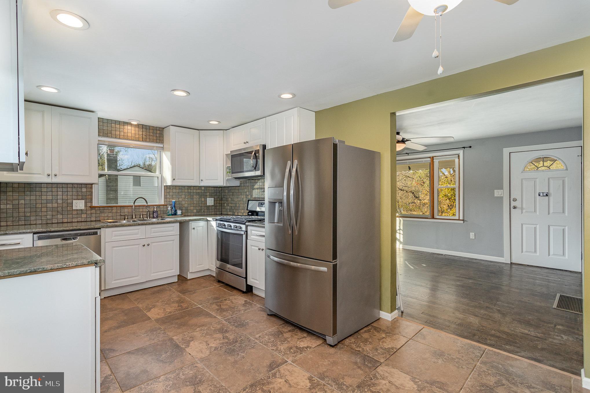 385 Long Road Mount Wolf, PA 17347 - Photo 9 of 29 Gallery Image 9